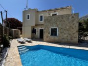 Kournas MIT VIDEO: Kreta, Kournas: Schöne Villa mit drei Schlafzimmern, nur wenige Schritte vom Kournas-See entfernt Haus kaufen